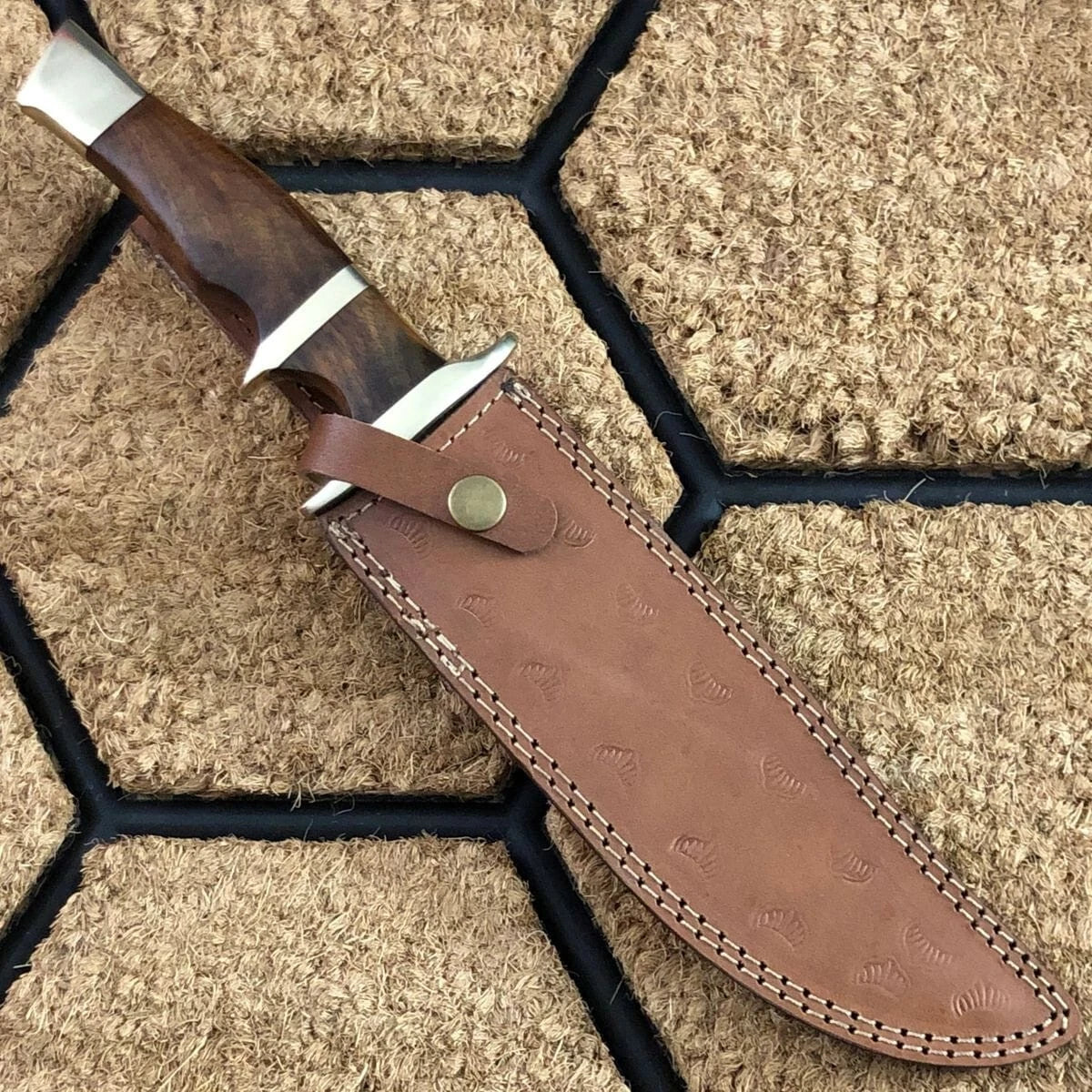 Saga Damascus Hunting Bowie Knife