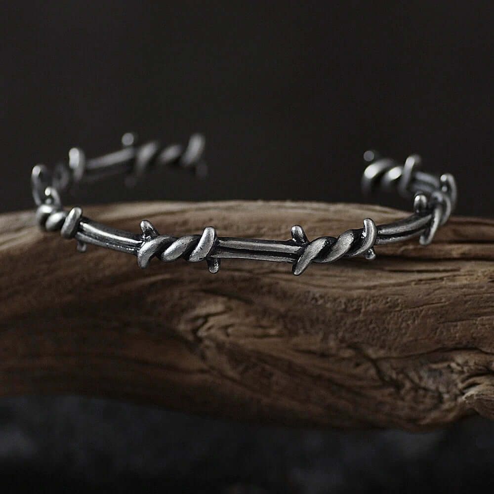 Arm Ring With Barb Wire Design