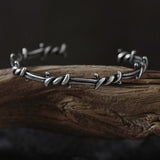 Arm Ring With Barb Wire Design