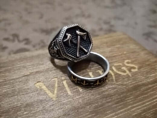 Axe Akimbo Ring - Tales Of Valhalla – Tales of Valhalla