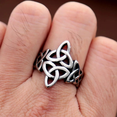 Celtic Knot Trinity Ring-Tales of Valhalla