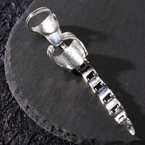 Movable Retro Scorpion Tail Ring