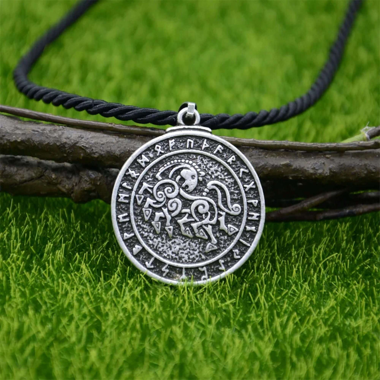 Sleipnir and Runes Necklace