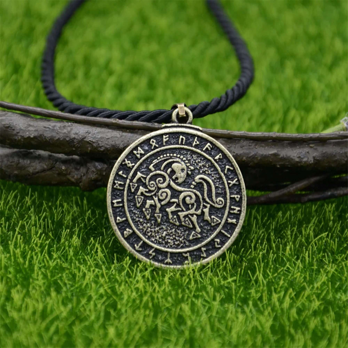 Sleipnir and Runes Necklace