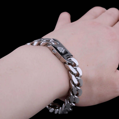 Valknut Cuban Chain Bracelet-Tales of Valhalla