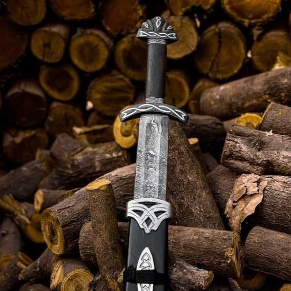 Master Long Damascus Sword – Handcrafted Damascus Steel Precision