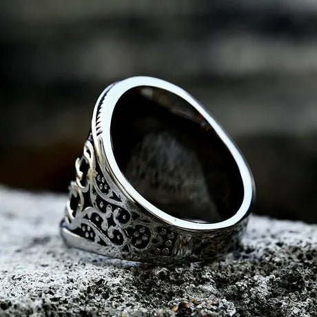 Carved Black Onyx Ring - Tales of Valhalla